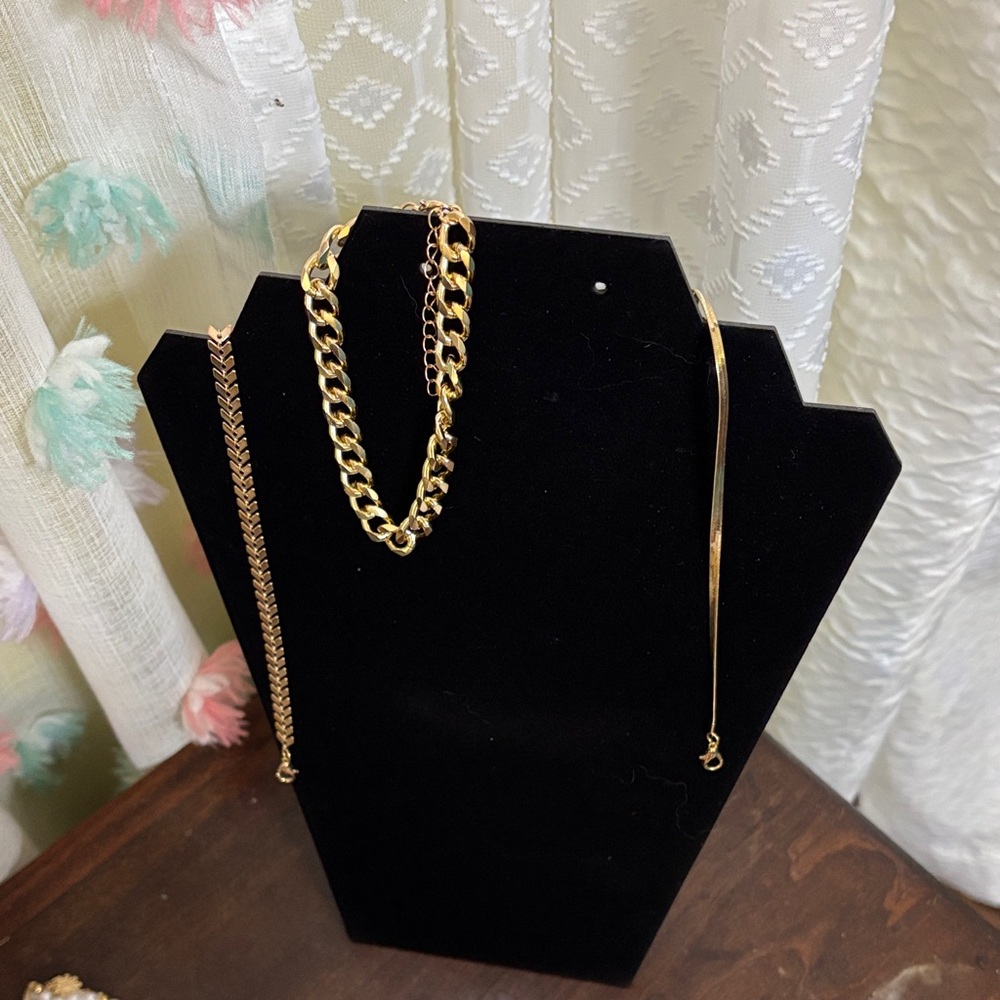 Stylish Gold Bracelet Set